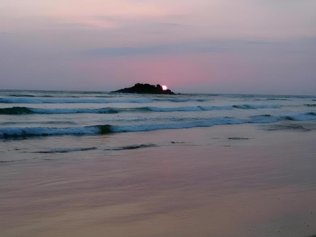 Sagarika Beach Hotel Moragalla 외부 사진