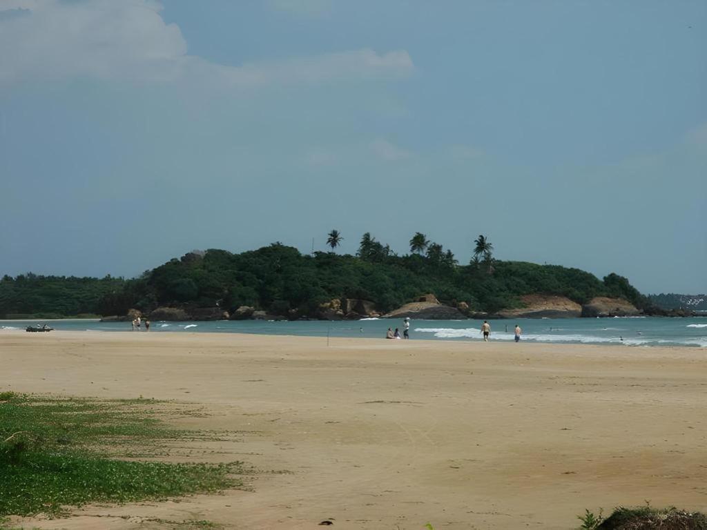 Sagarika Beach Hotel Moragalla 외부 사진