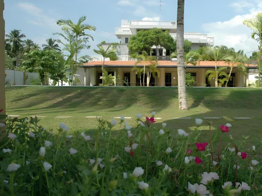 Sagarika Beach Hotel Moragalla 외부 사진